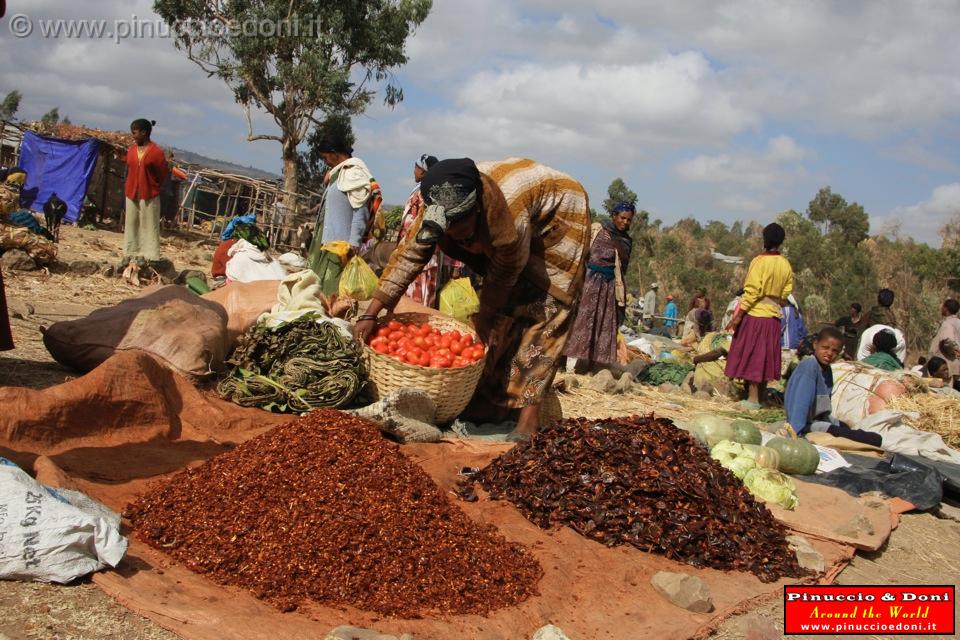 Ethiopia - Mercato lungo la strada per il sud - 16.jpg